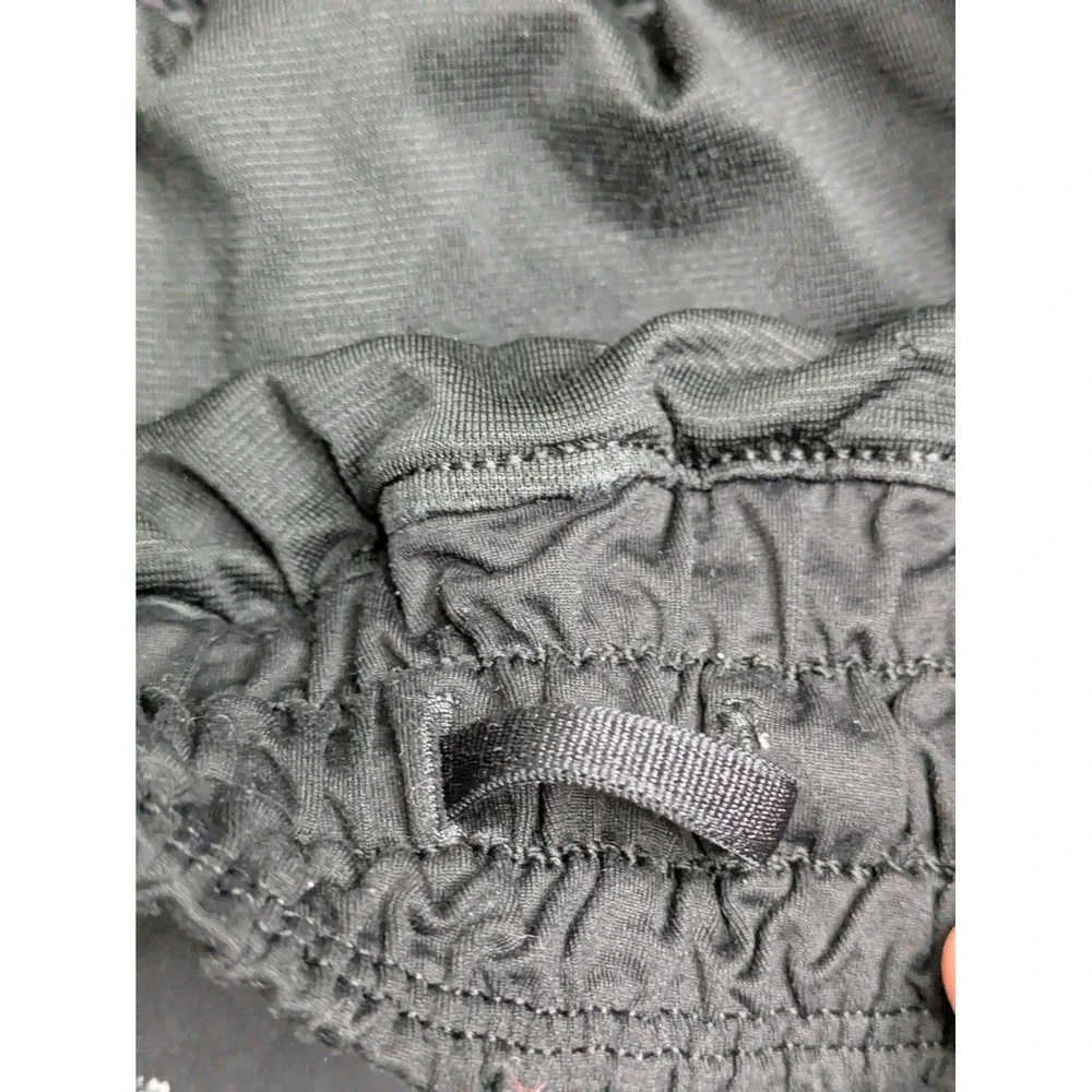 Lululemon Womens Sz 4 Tracker Low Rise Shorts 4